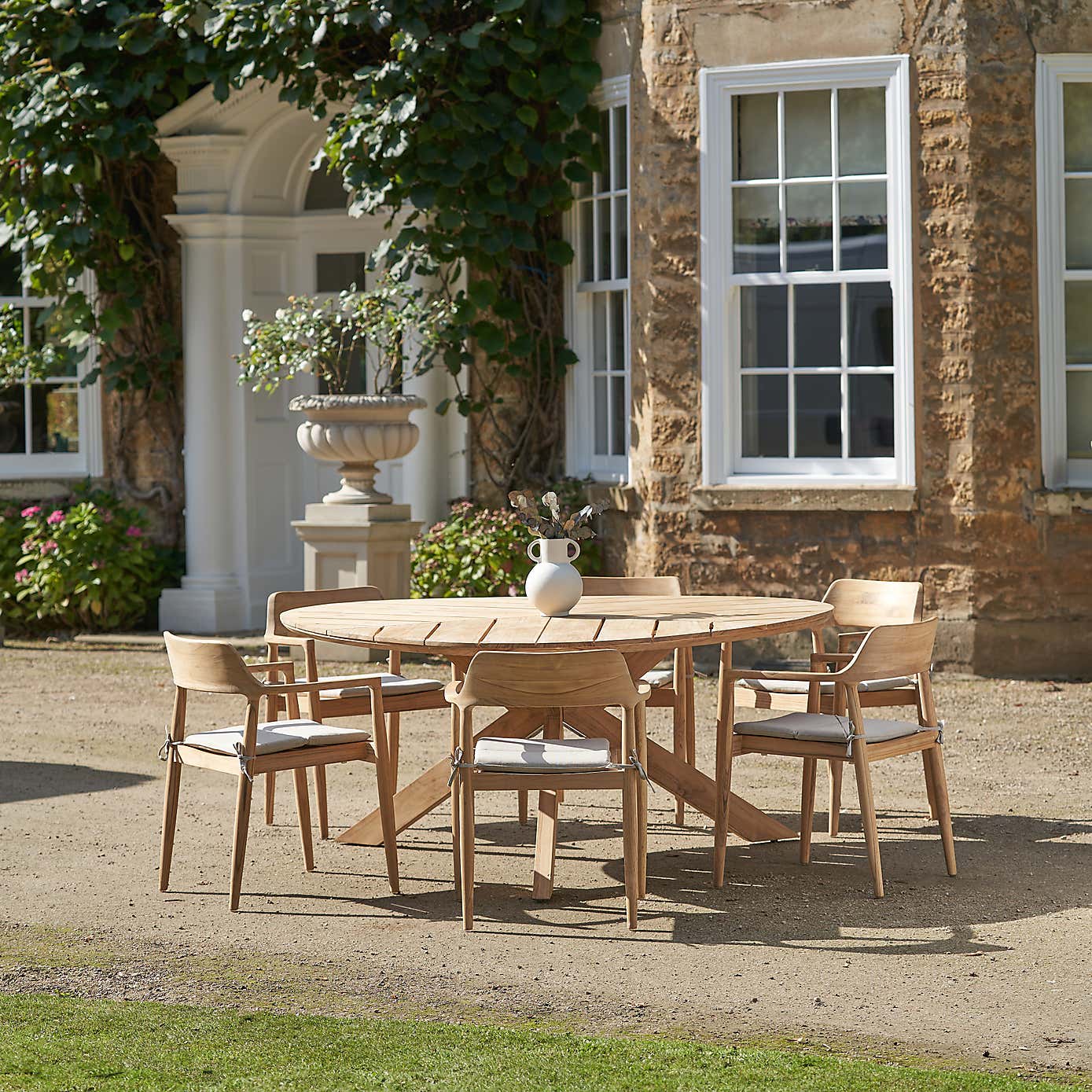 Pacific Lifestyle Reuleaux Salita Outdoor 6 Seater Dining Set