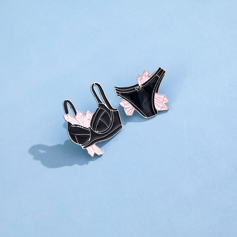 Personality Retro Underwear Panties Cute Simple Brooch Pin Two Sets