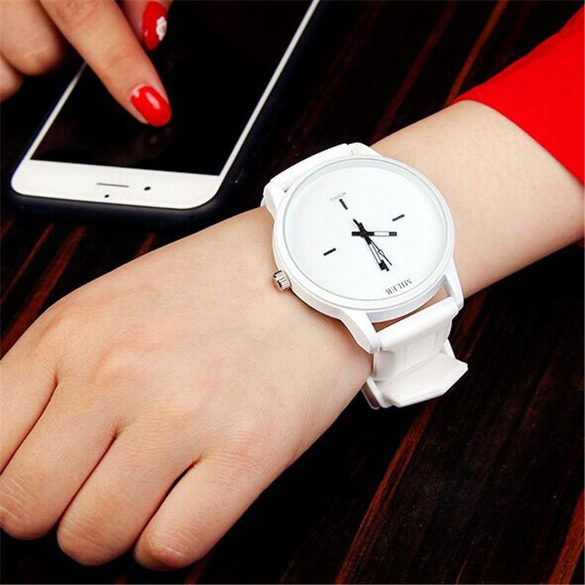 European And American Simple Black And White Korean Couple Big Dial