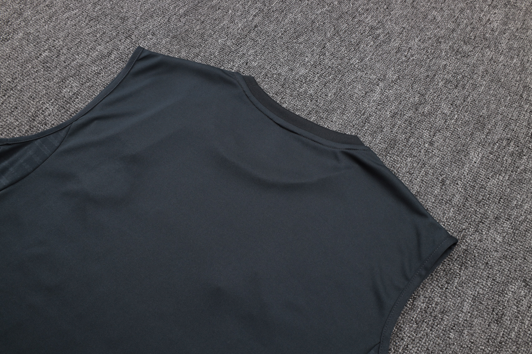 Real Madrid Sleeveless Training Kit Gray 2025/26