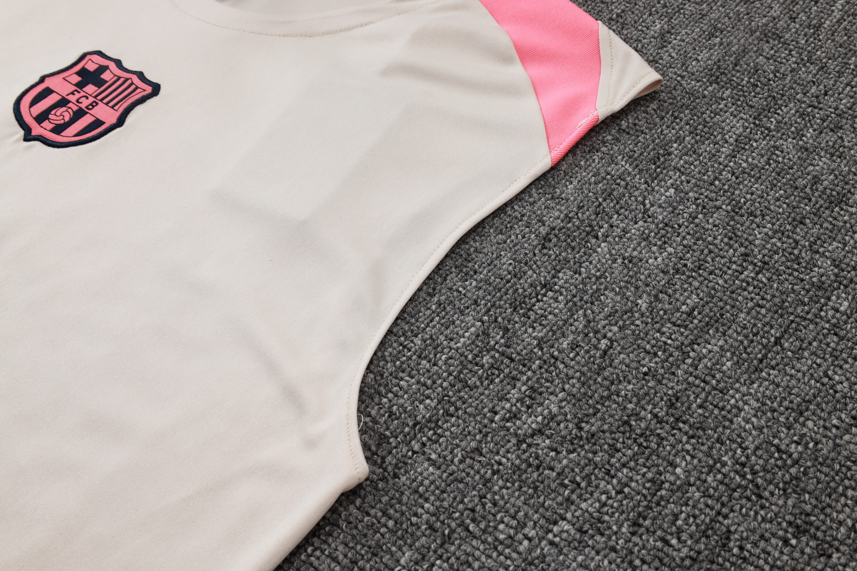 Barcelona Sleeveless Training Kit Beige 2025/26