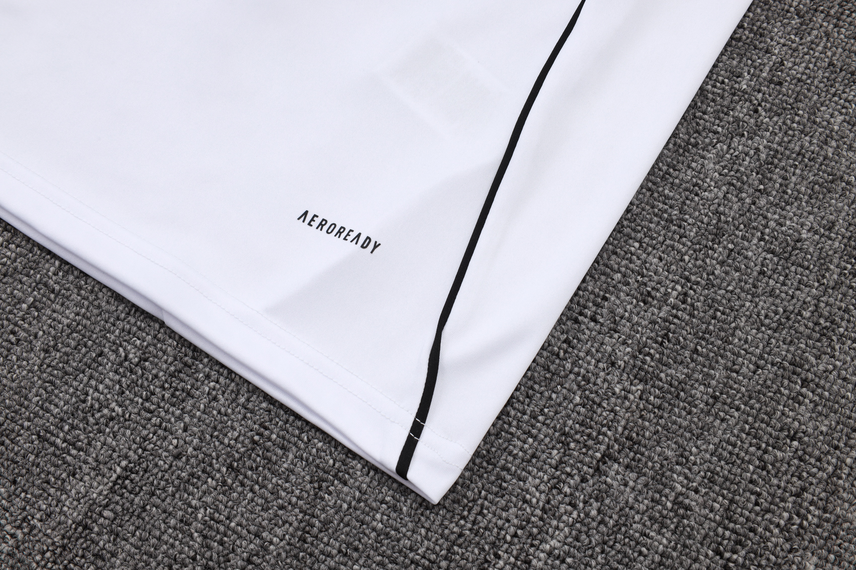 Manchester United Sleeveless Training Kit White 2025/26