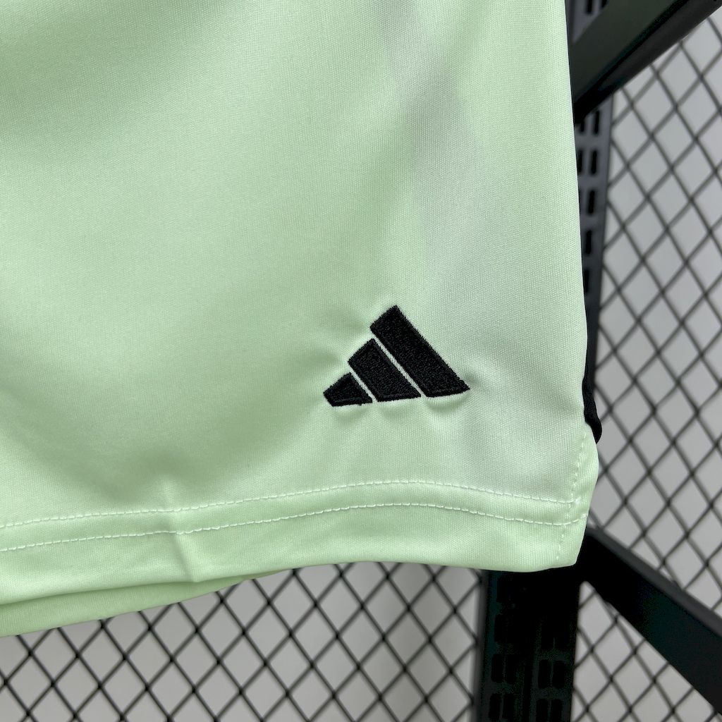 Bayern Munich Green Goalkeeper Kids Kit Jerseys+Shorts 2025/26