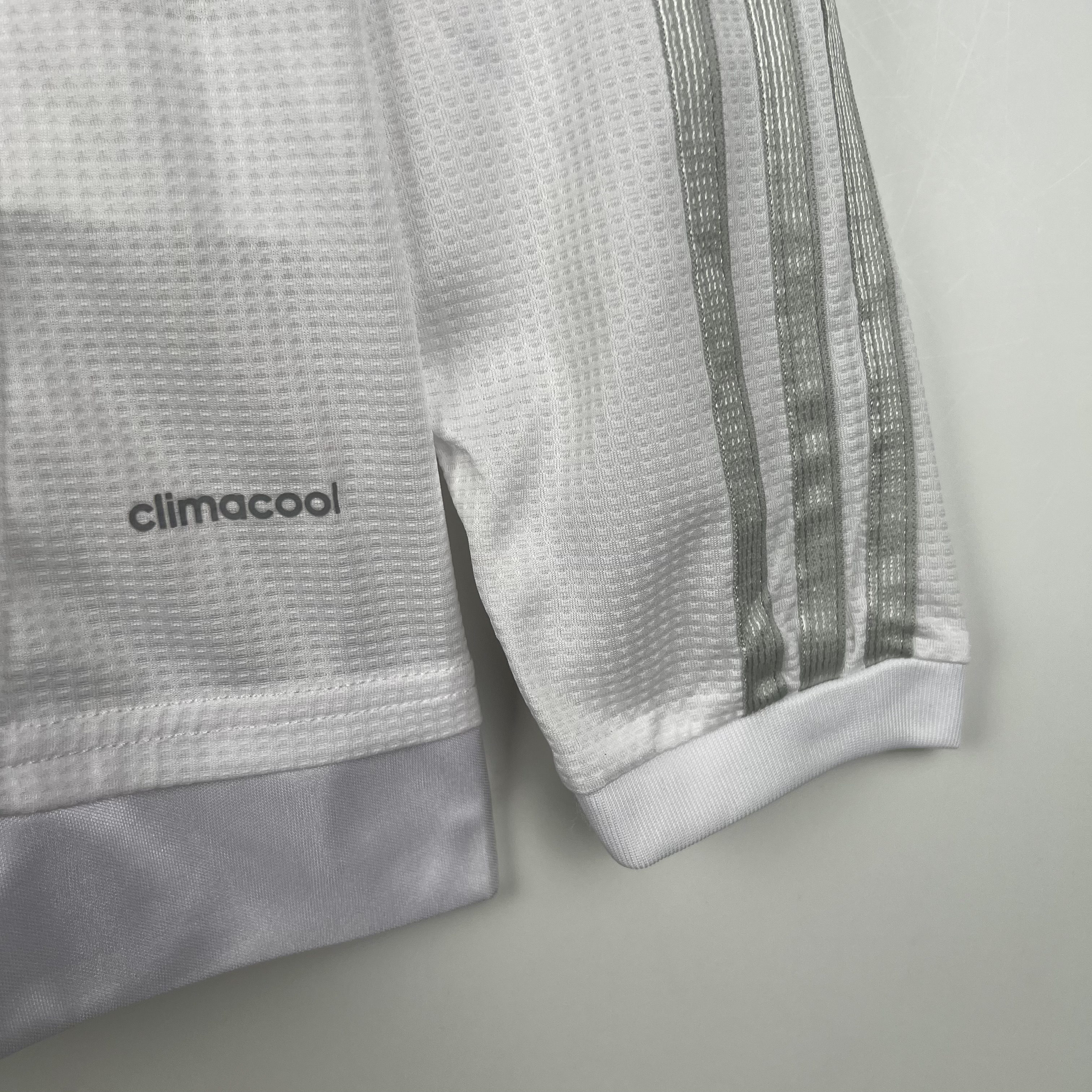 Real Madrid Retro Jersey Home Long Sleeve Custom Soccer Shirt 2015/16