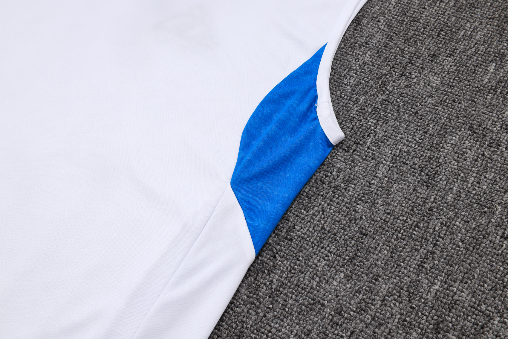 Manchester United Sleeveless Training Kit White 2025/26