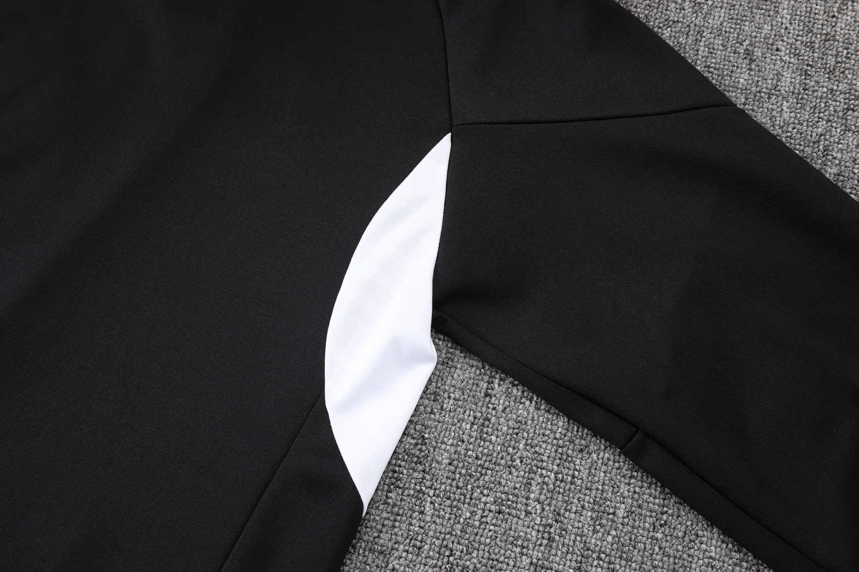 Liverpool Training Kit (Jacket+Pants) Black 2025/26