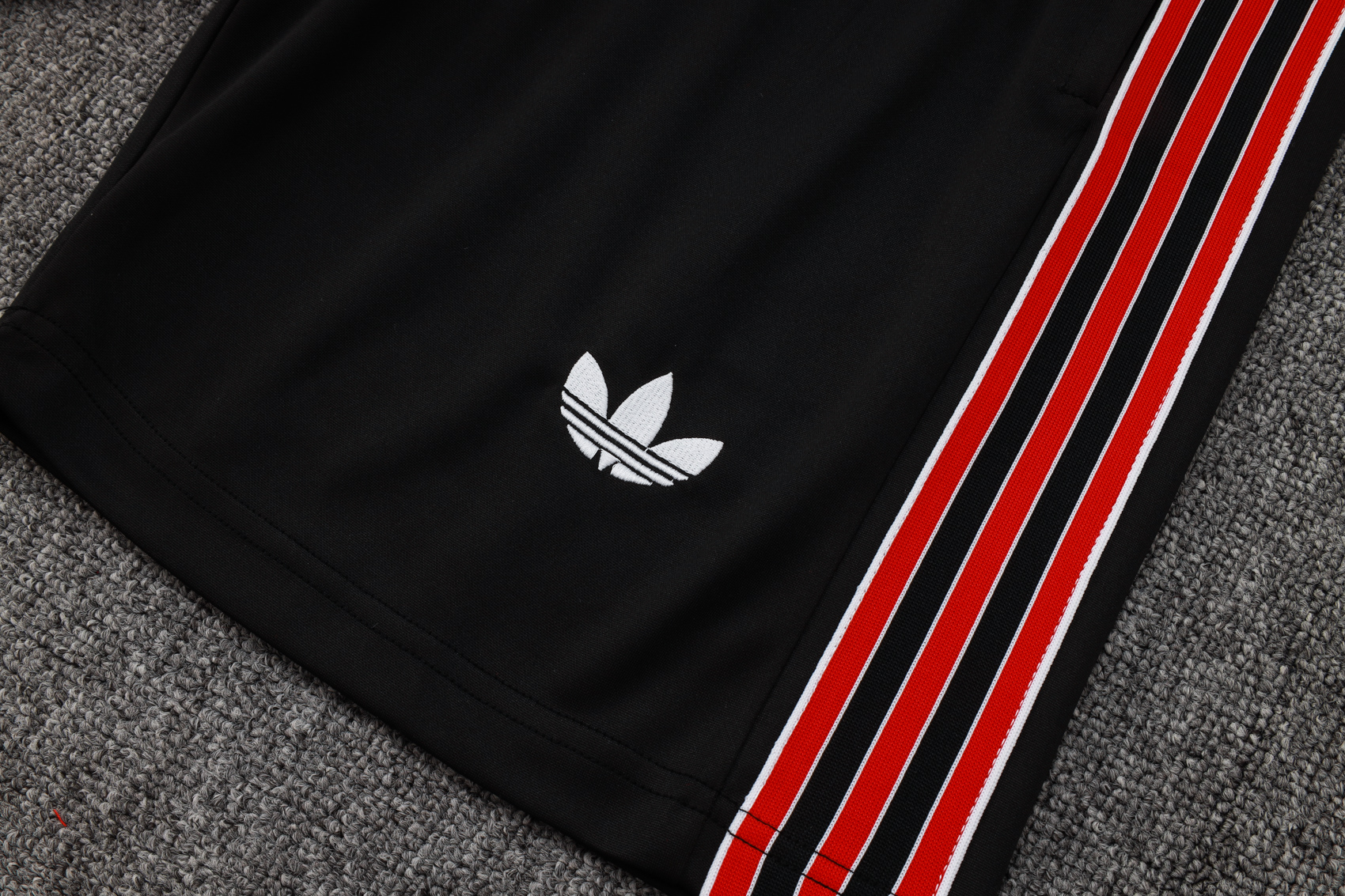 Liverpool Sleeveless Training Kit Red 2025/26