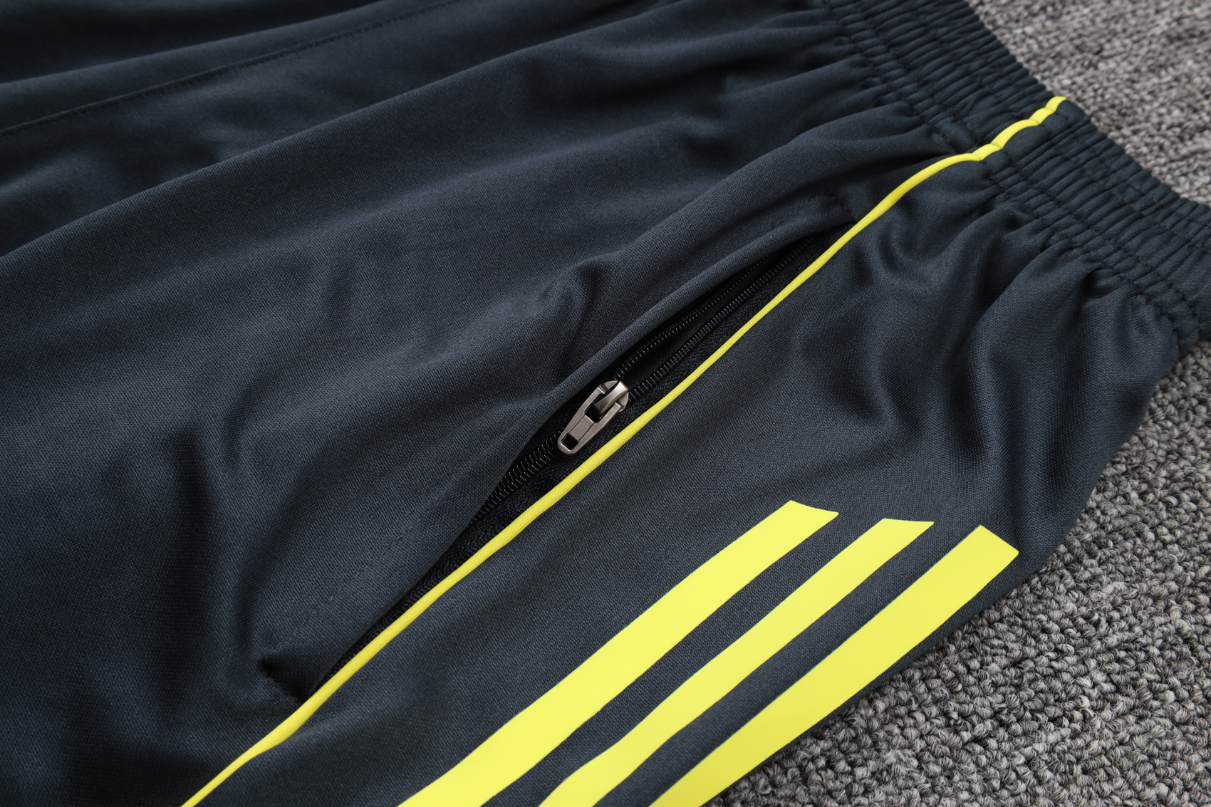 Real Madrid Sleeveless Training Kit Gray 2025/26