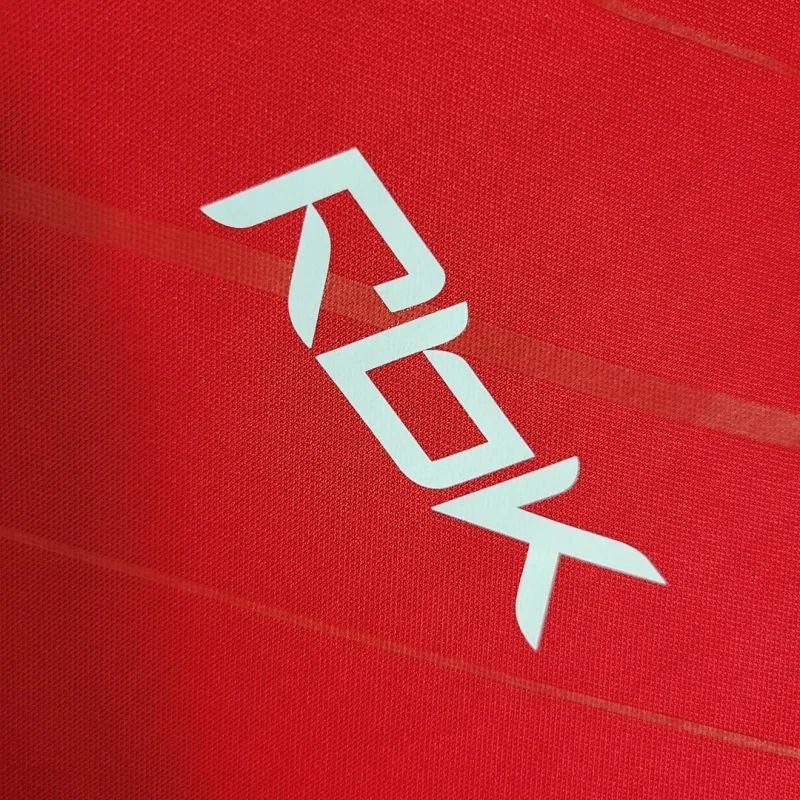 Liverpool Retro Football Jersey Home Custom Shirt 2005/06