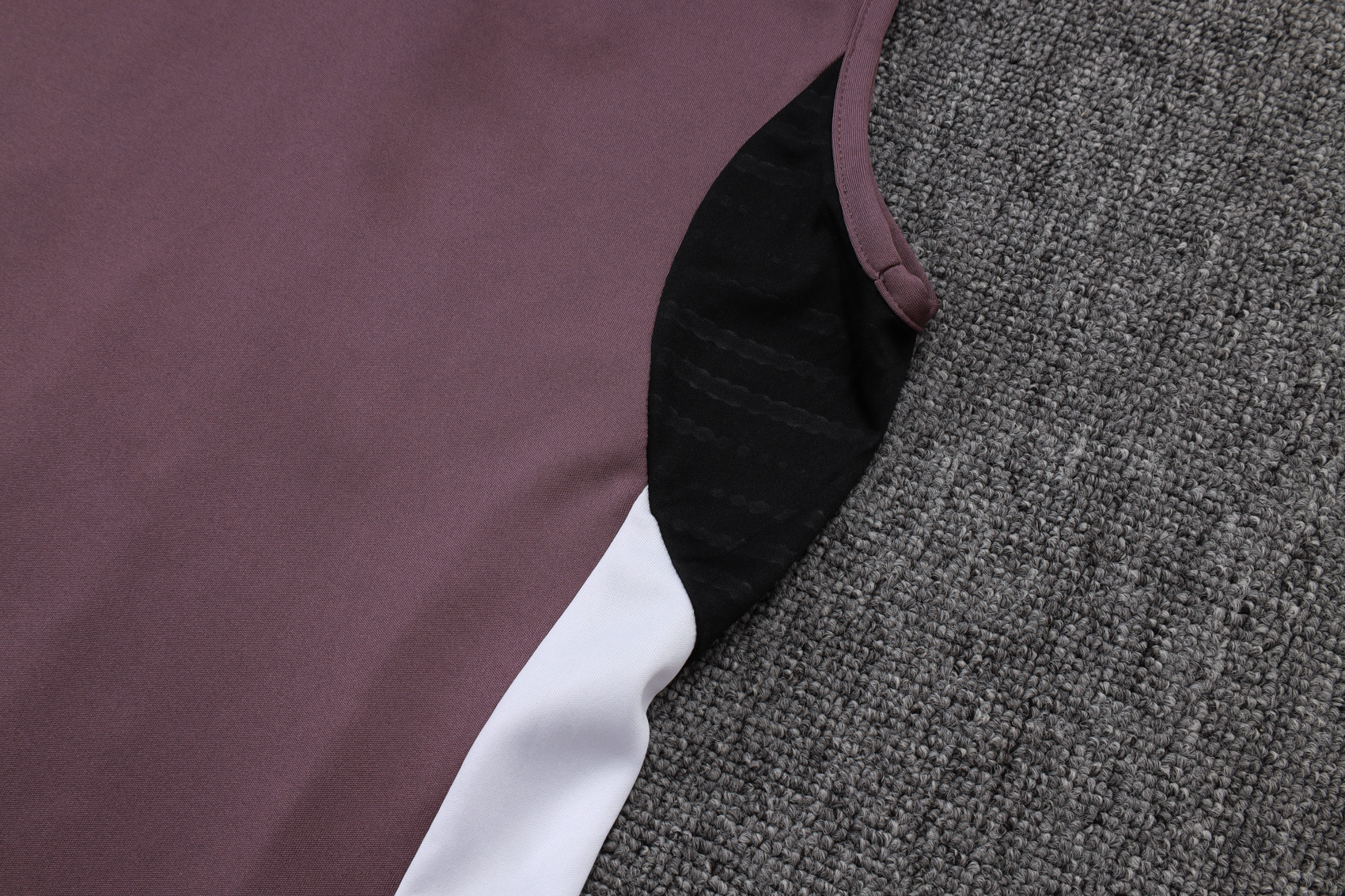 Manchester United Sleeveless Training Kit Purple 2025/26