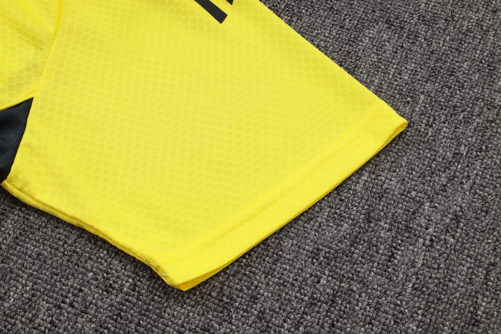 Real Madrid Training Kit (Polo+Pants) Yellow 2025/26