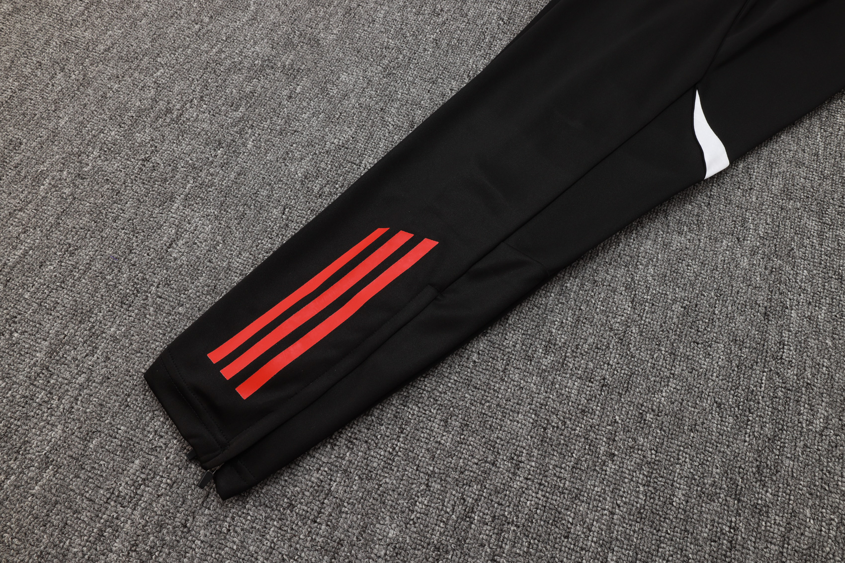 Liverpool Training Kit (Sweatshirt+Pants) Red 2025/26