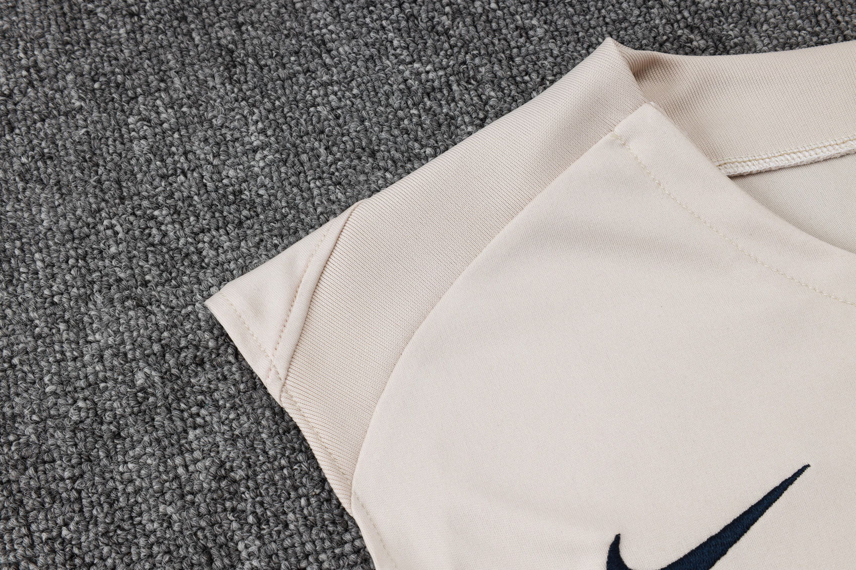 Barcelona Sleeveless Training Kit Beige 2025/26