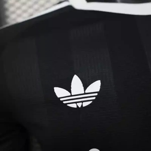 Liverpool Authentic Football Jersey Black Goalkeeper Shirt 2025/26