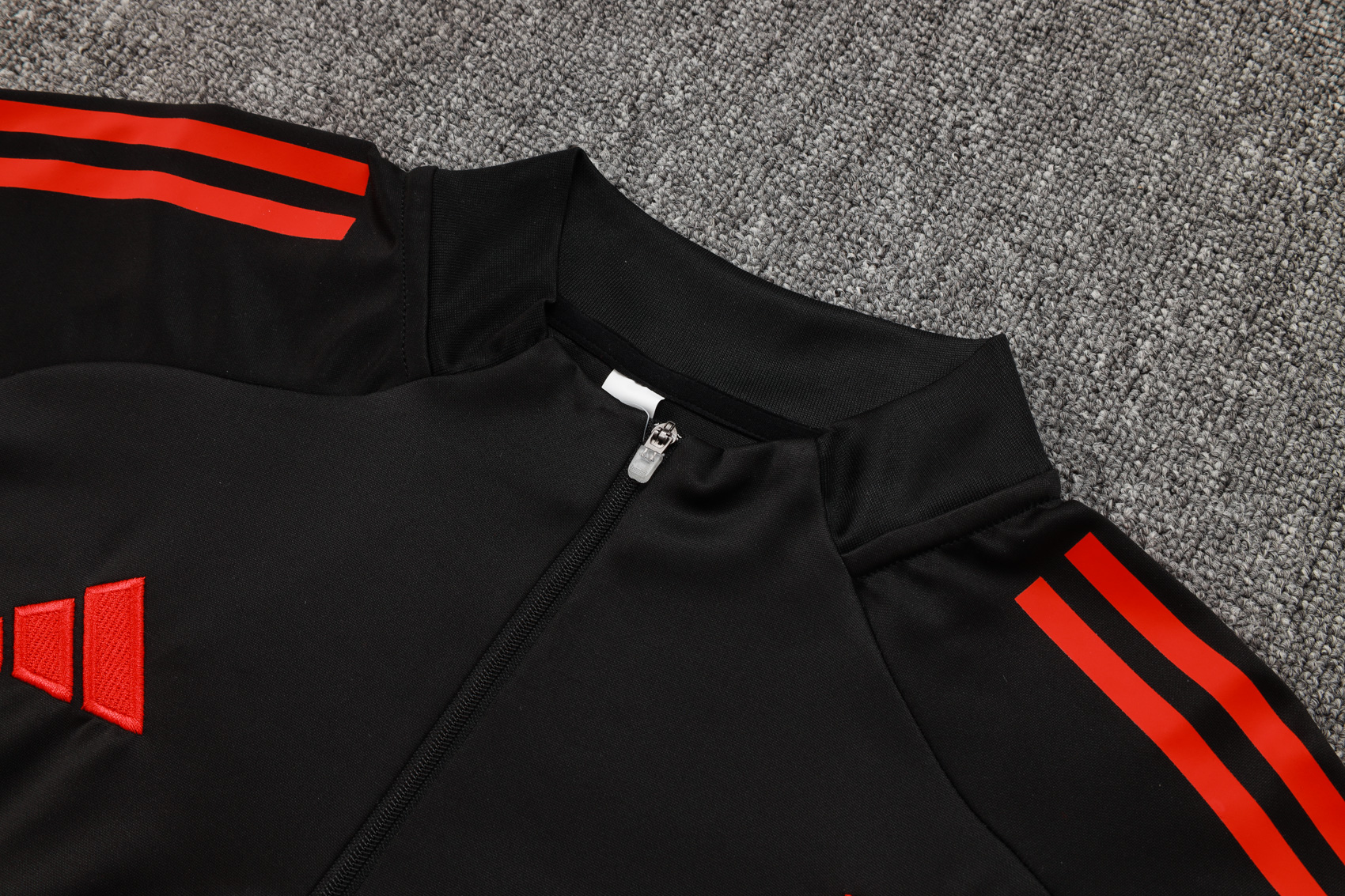 Liverpool Training Kit (Sweatshirt+Pants) Black 2025/26