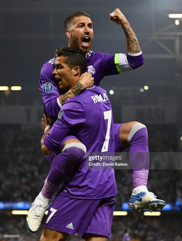 Real Madrid Authentic Retro Jersey Away Long Sleeve Soccer Shirt 2016/17