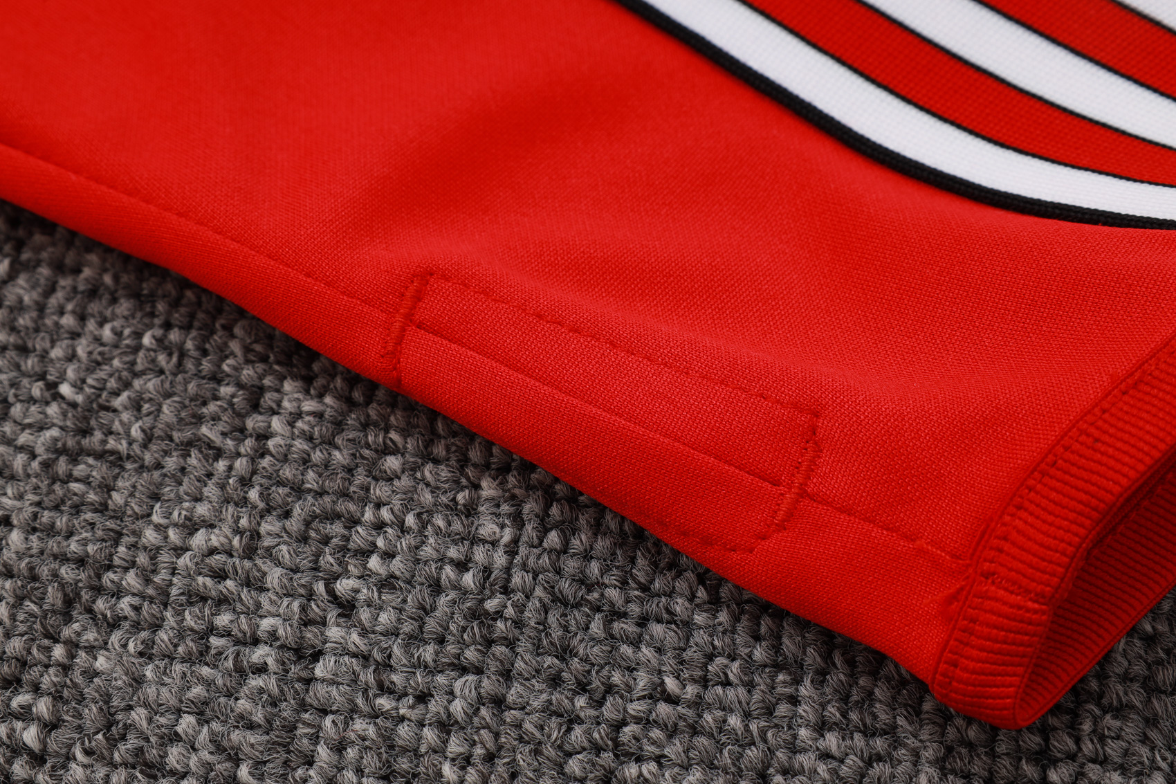 Liverpool Training Kit (Sweatshirt+Pants) Red 2025/26