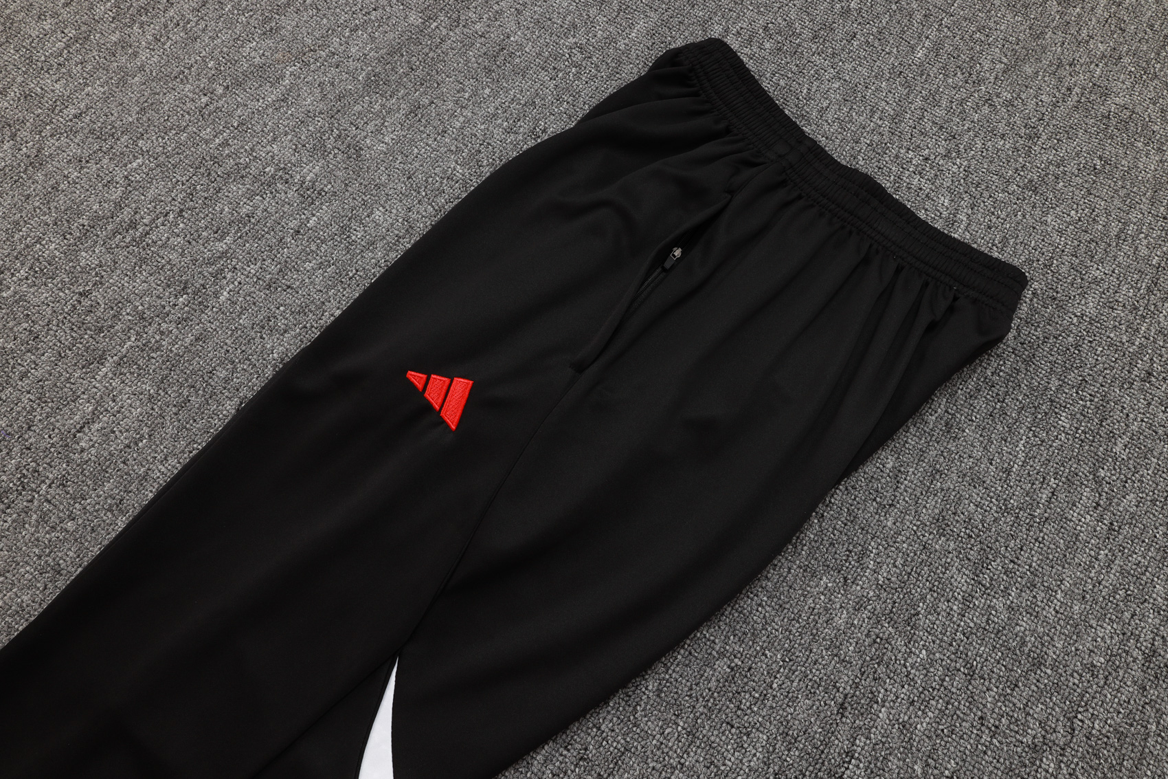 Liverpool Training Kit (Sweatshirt+Pants) Red 2025/26