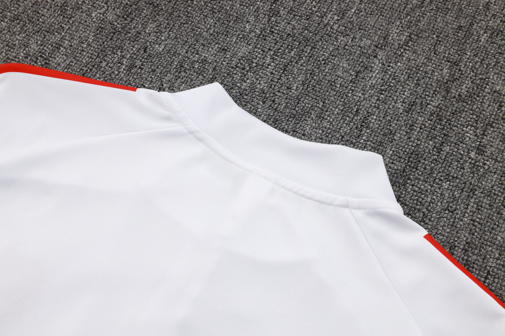 Liverpool Training Kit (Sweatshirt+Pants) White 2025/26