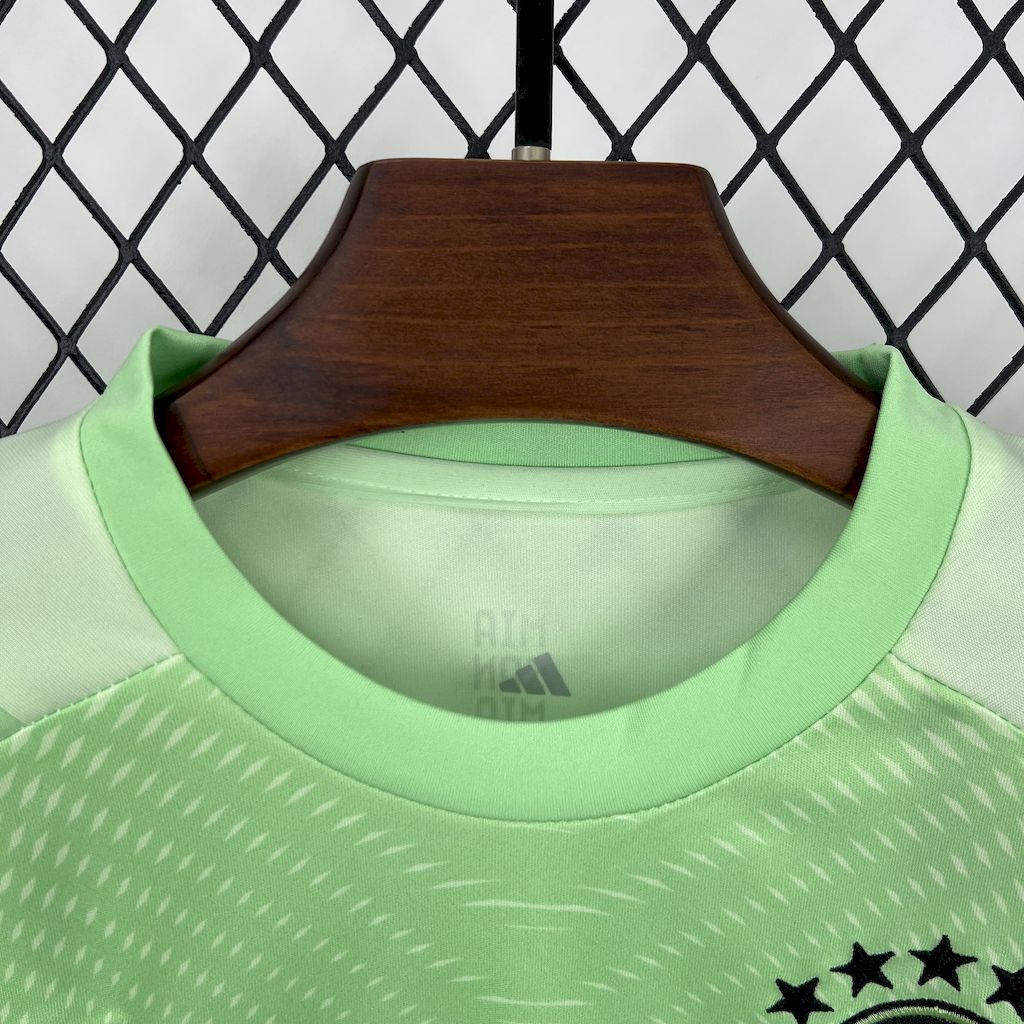 Bayern Munich Green Goalkeeper Kids Kit Jerseys+Shorts 2025/26