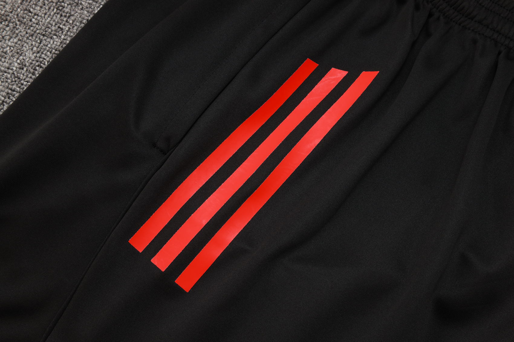 Liverpool Sleeveless Training Kit Black 2025/26