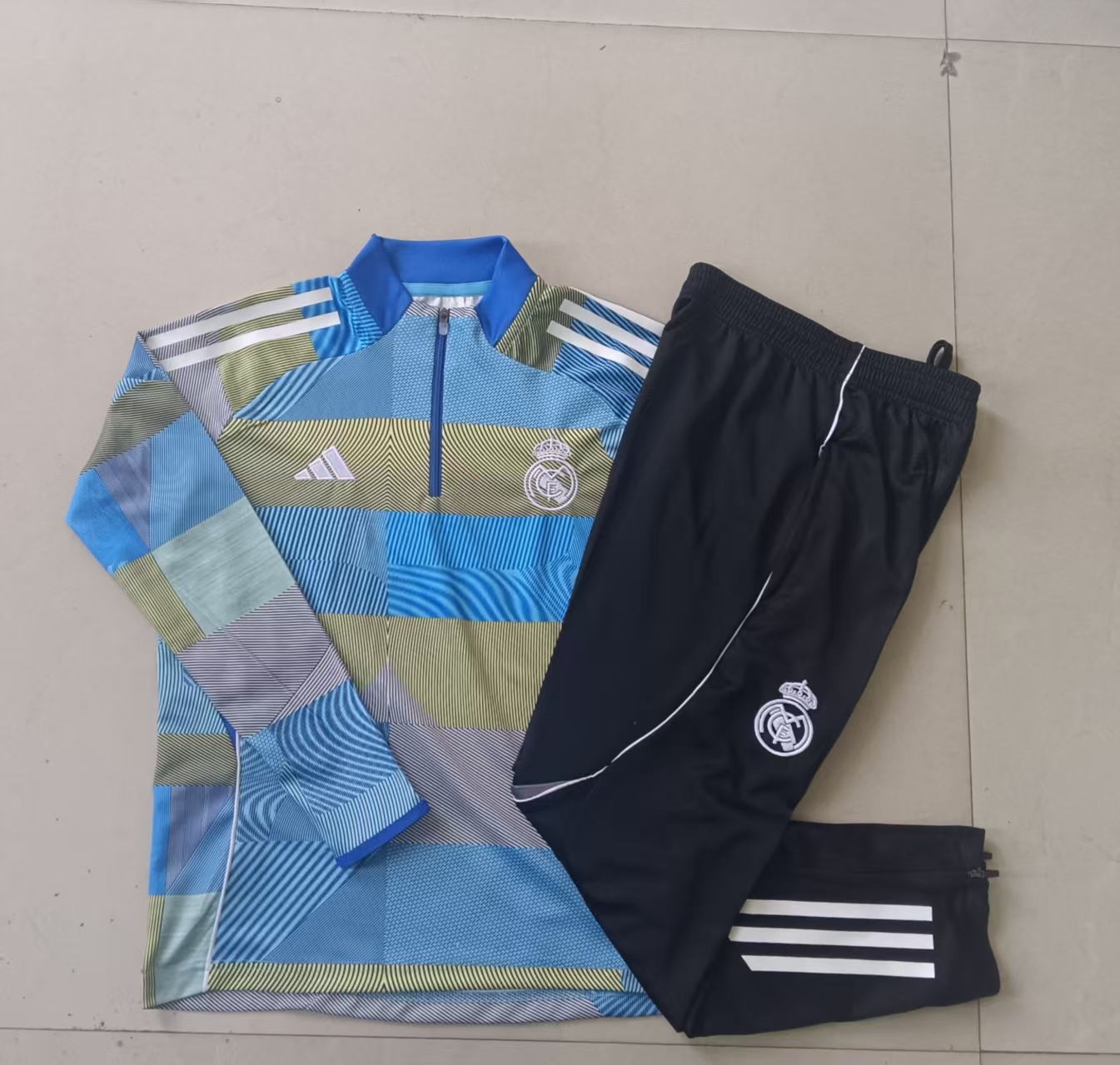 Kids Real Madrid Training Kit (Sweatshirt+Pants) Green 2025/26
