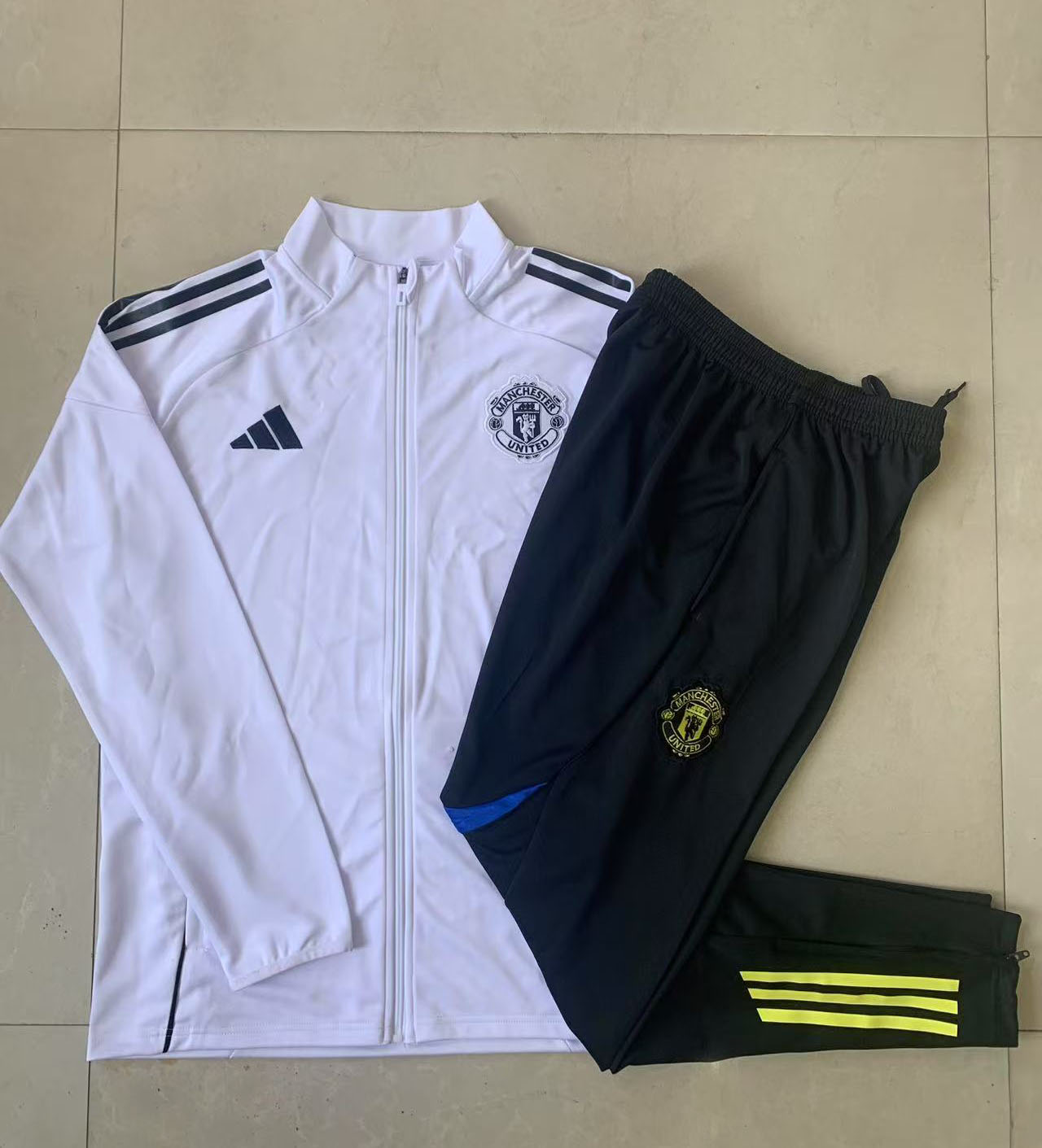 Kids Manchester United Training Kit (Jacket+Pants) White 2025/26