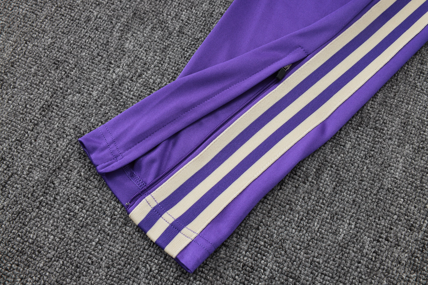 Real Madrid Training Kit (Polo+Pants) Apricot 2025/26