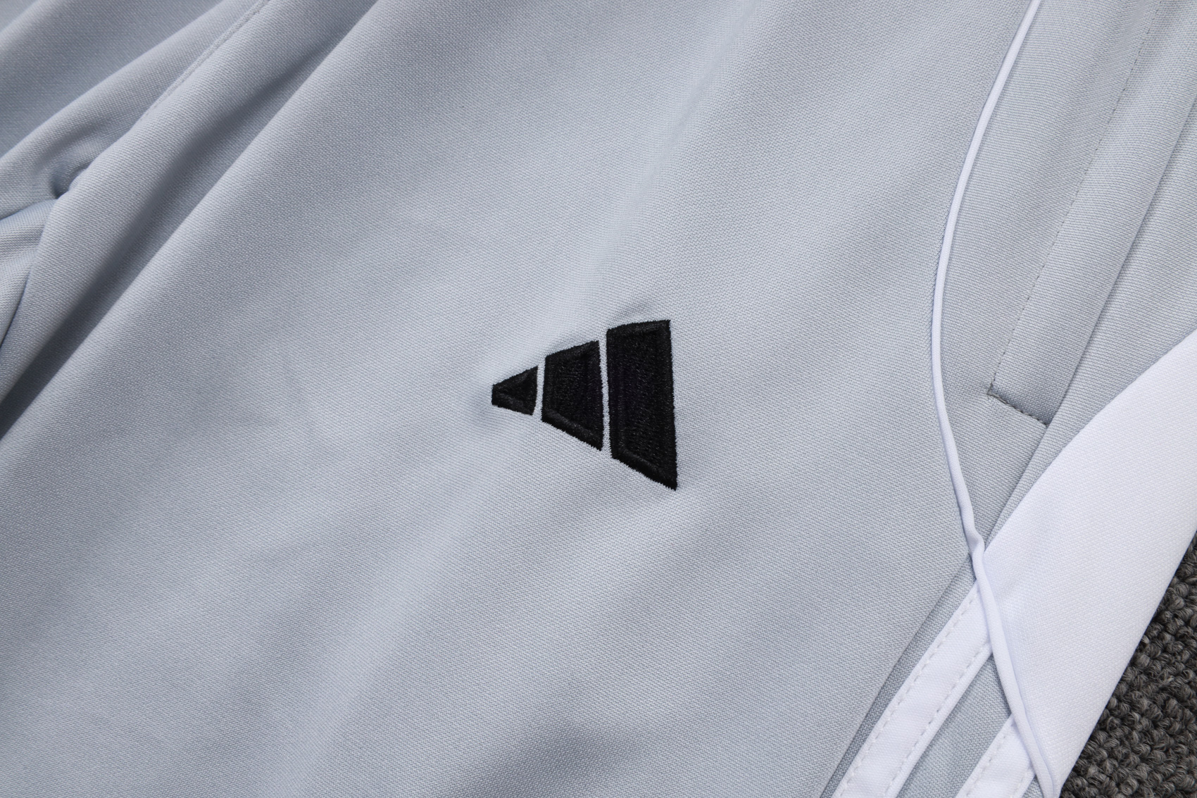 Real Madrid Training Kit (Sweatshirt+Pants) White 2025/26