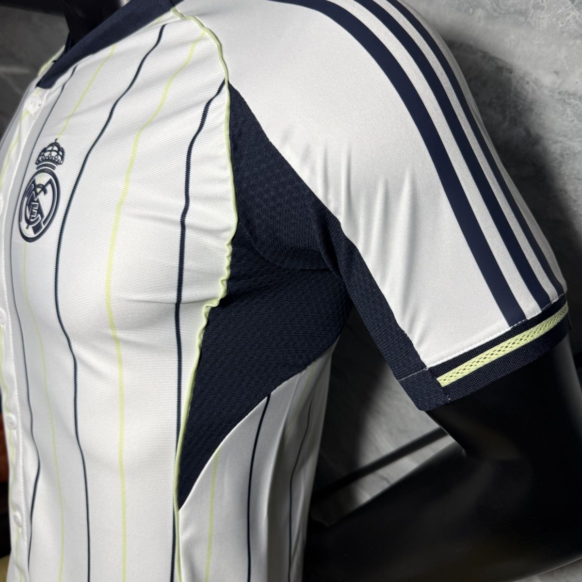 Real Madrid Authentic Soccer Jersey US Pack Shirt 2025/26