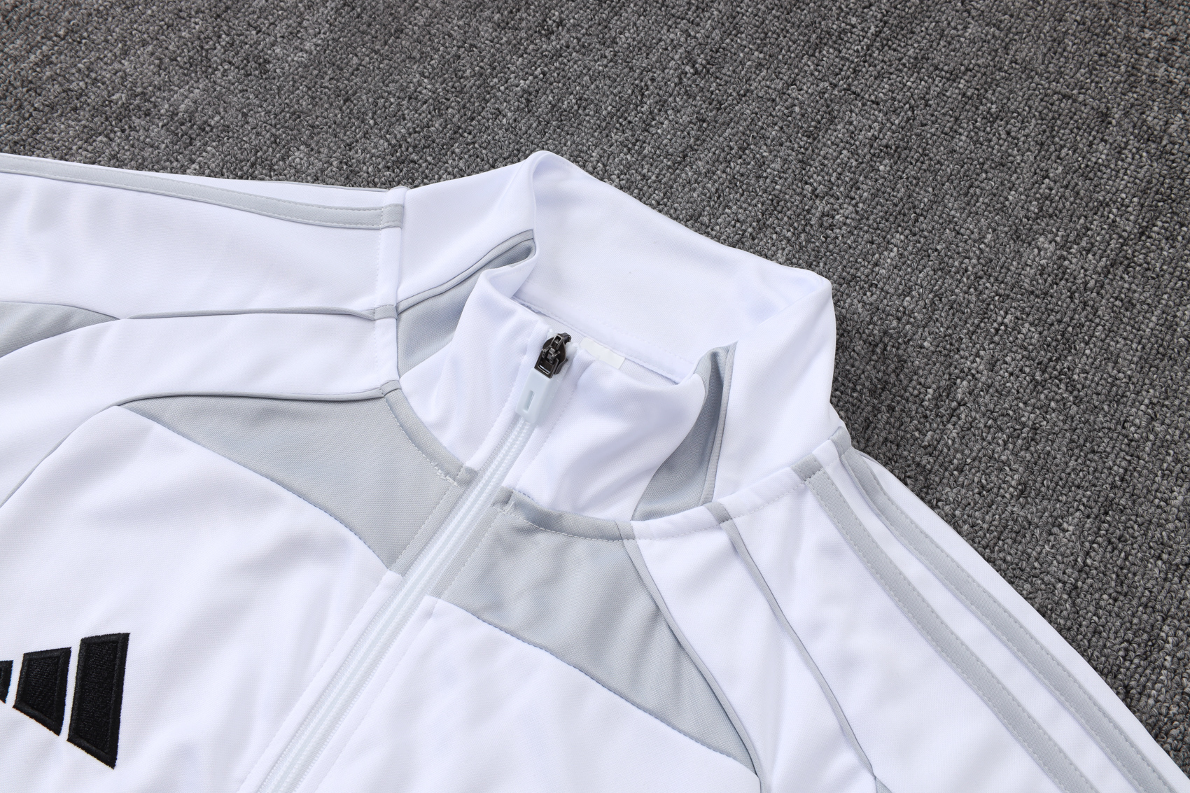 Real Madrid Training Kit (Jacket+Pants) White&Grey 2025/26