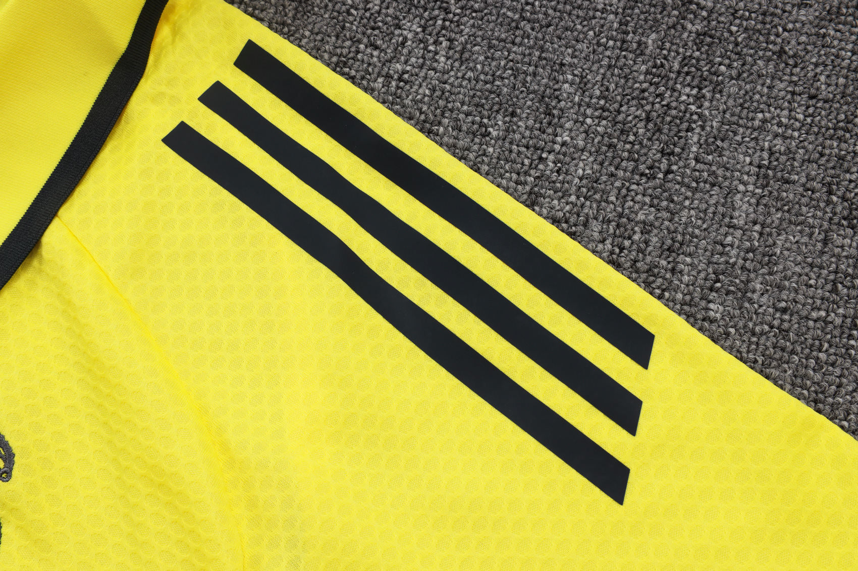 Real Madrid Training Kit (Polo+Pants) Yellow 2025/26