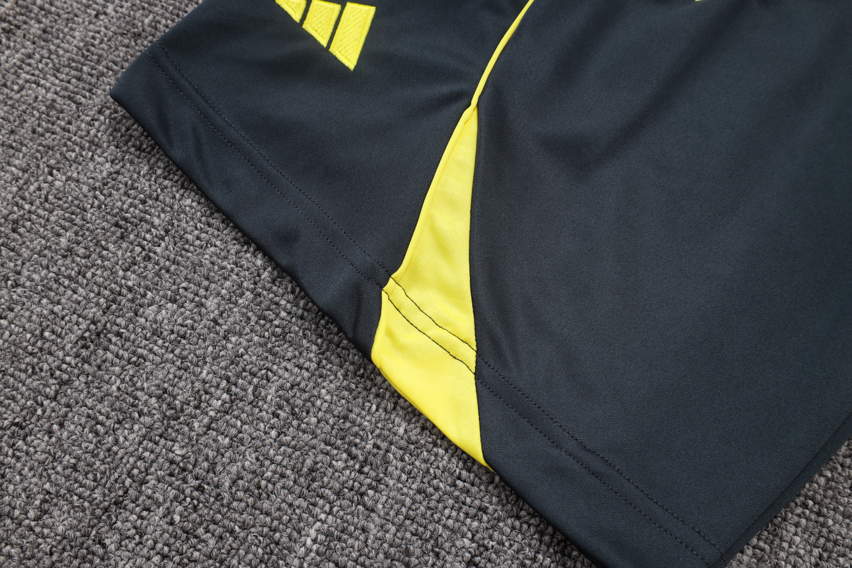 Real Madrid Sleeveless Training Kit Gray 2025/26