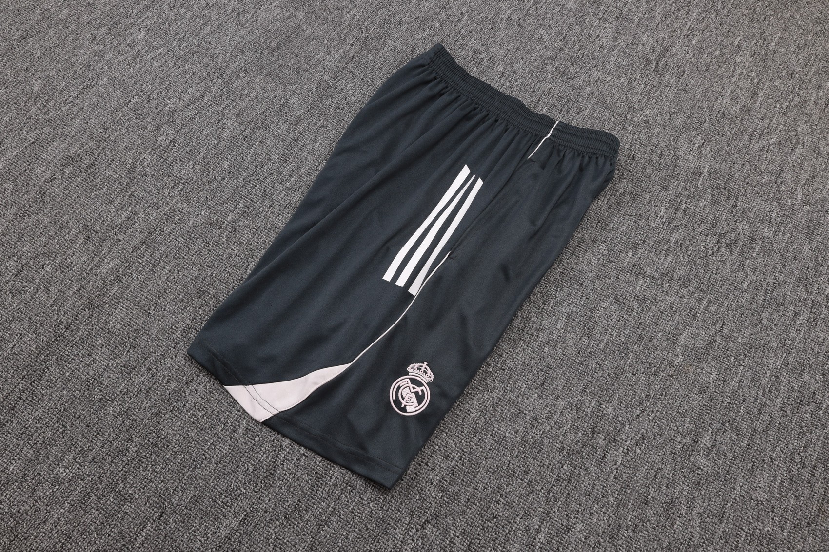 Real Madrid Training Jersey Kit Gray 2025/26