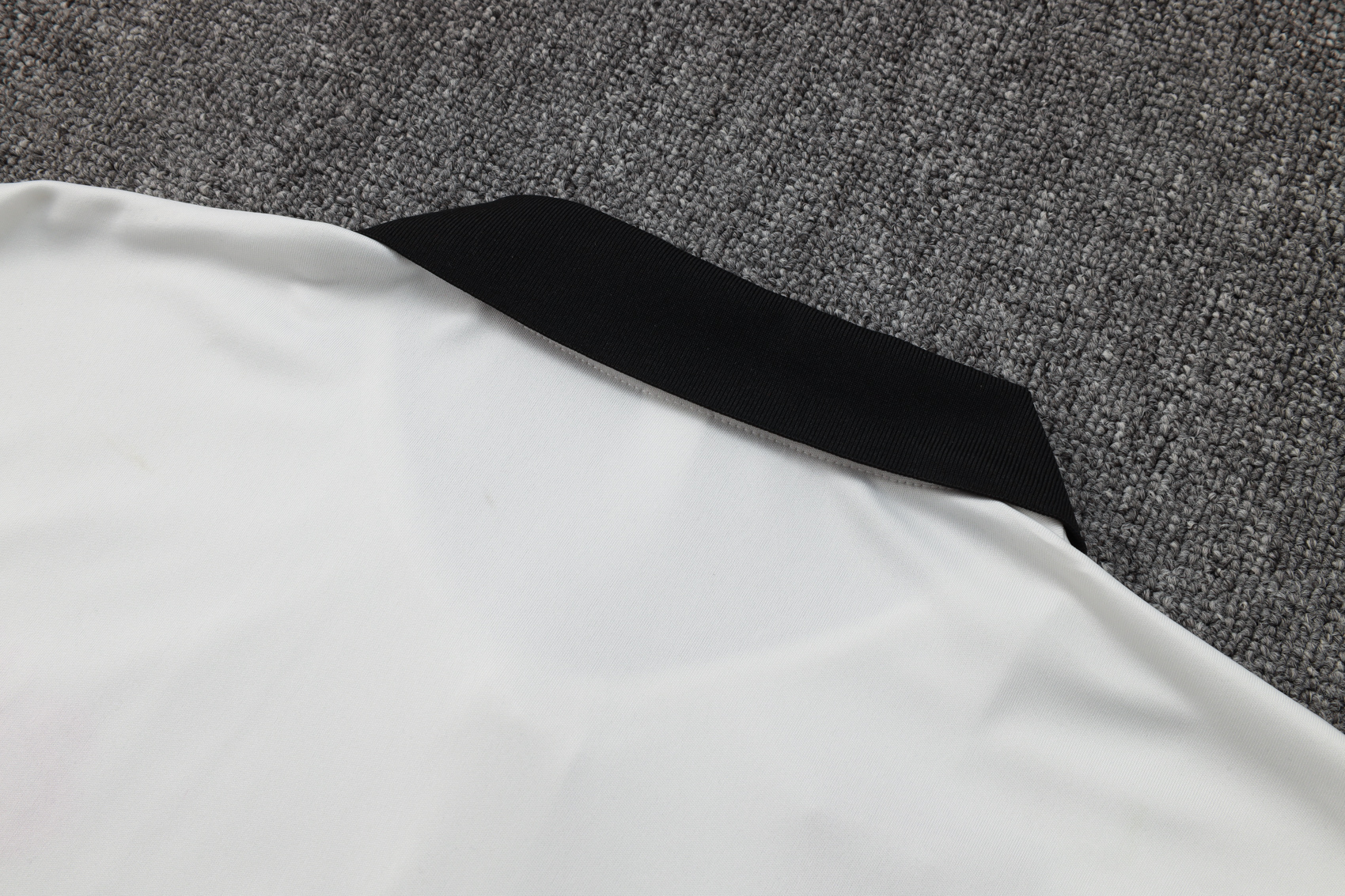 Liverpool Training Kit (Polo+Pants) White 2025/26