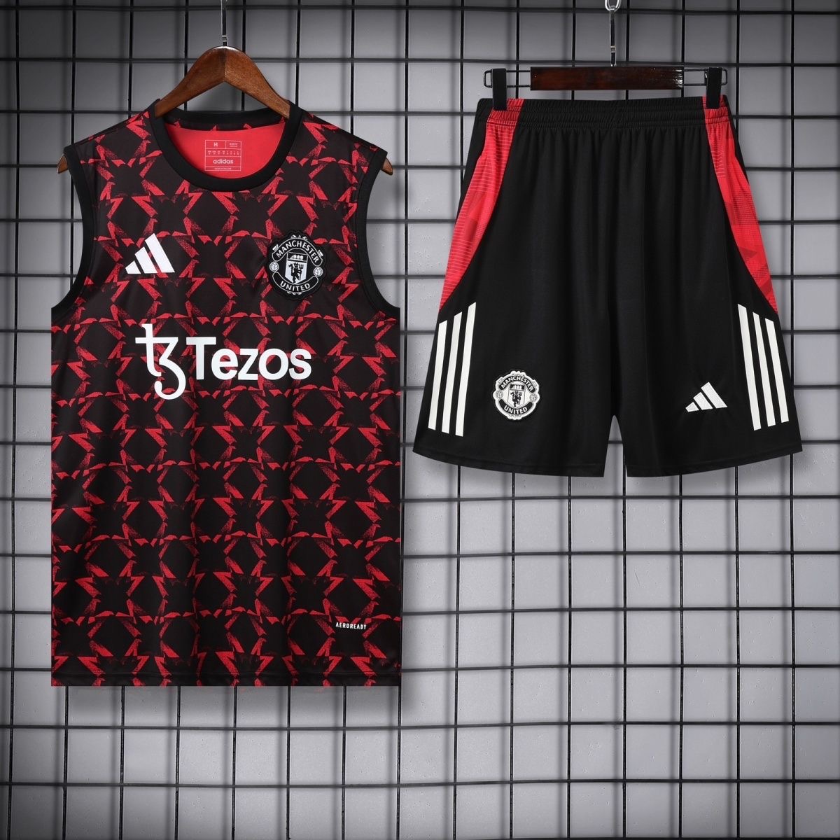 Manchester United Sleeveless Training Kit Black&Red 2025/26