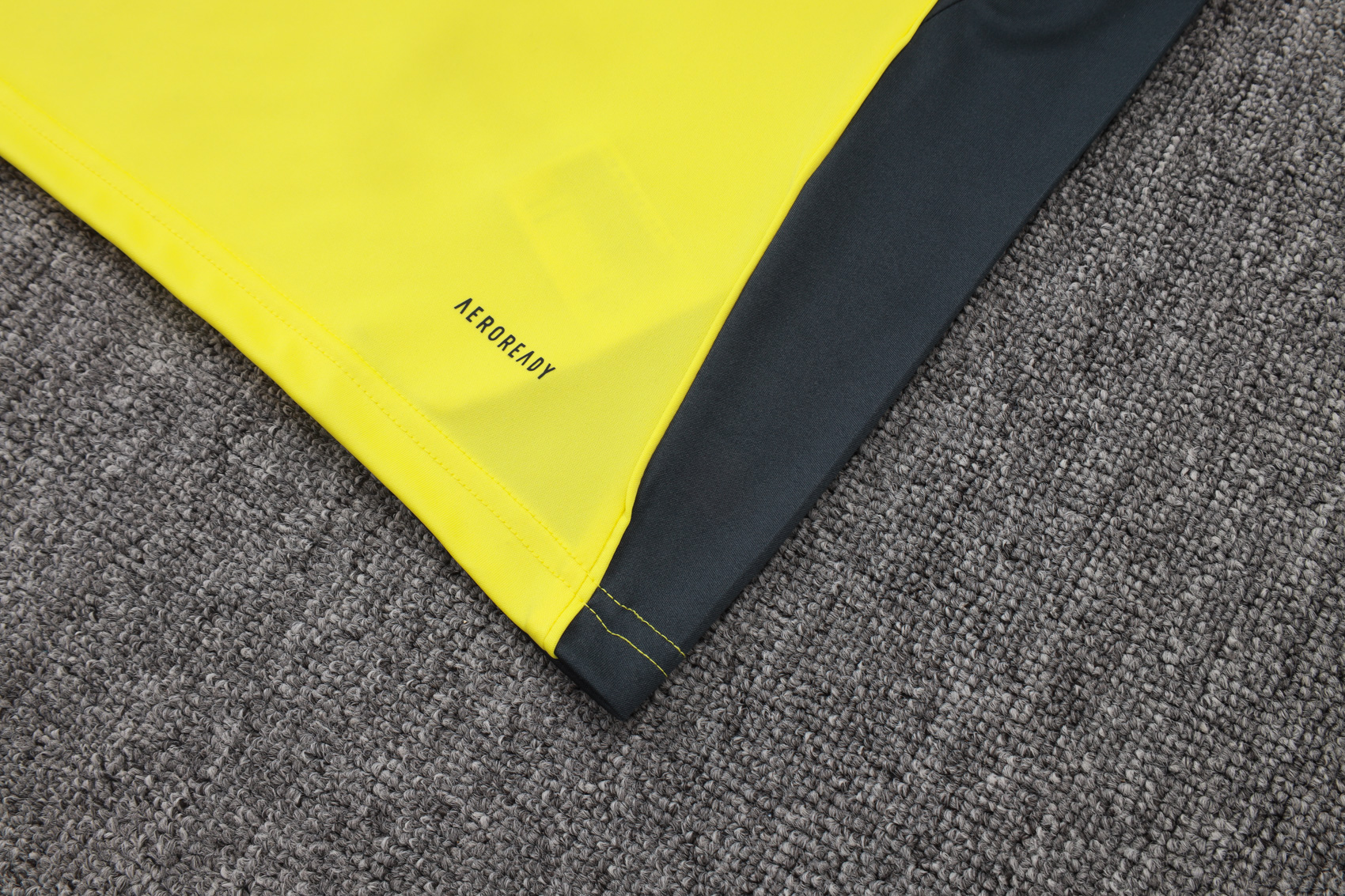 Real Madrid Sleeveless Training Kit Yellow 2025/26