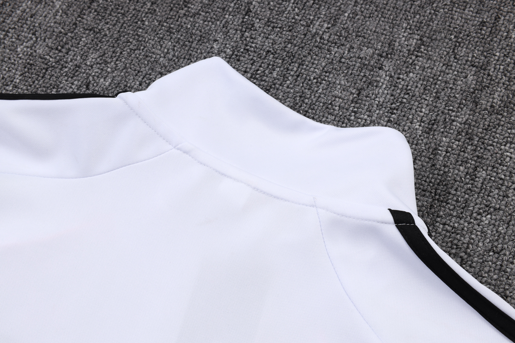 Liverpool Training Kit (Jacket+Pants) White 2025/26