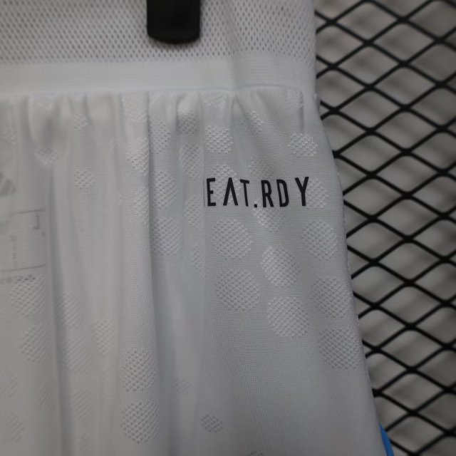 Newcastle United Authentic Football Jersey White Shorts 2025/26