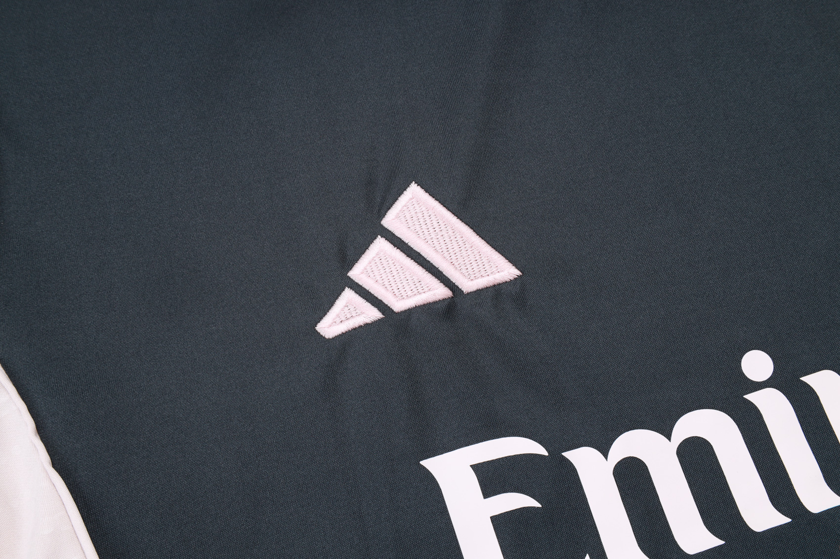 Real Madrid Sleeveless Training Kit Gray 2025/26