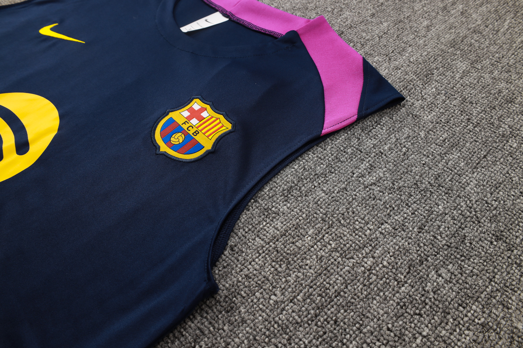 Barcelona Sleeveless Training Kit 2025/26