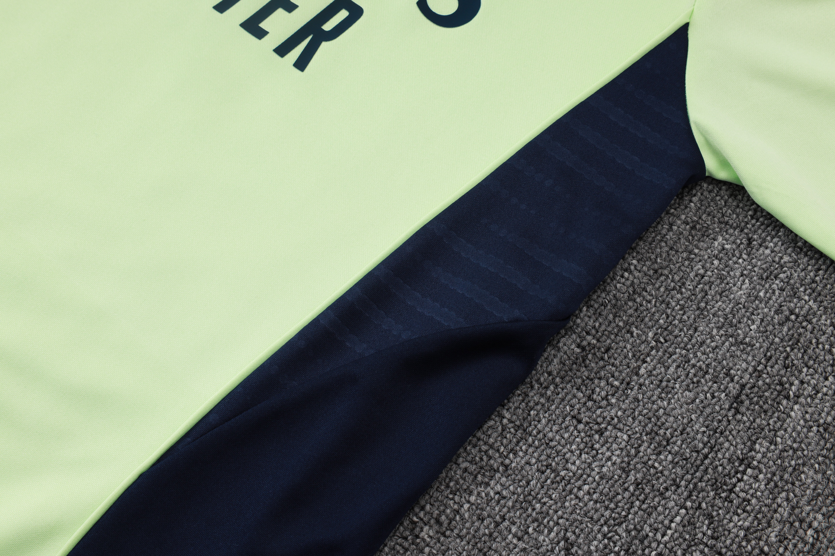 Real Madrid Training Kit (Sweatshirt+Pants) Light Green 2025/26