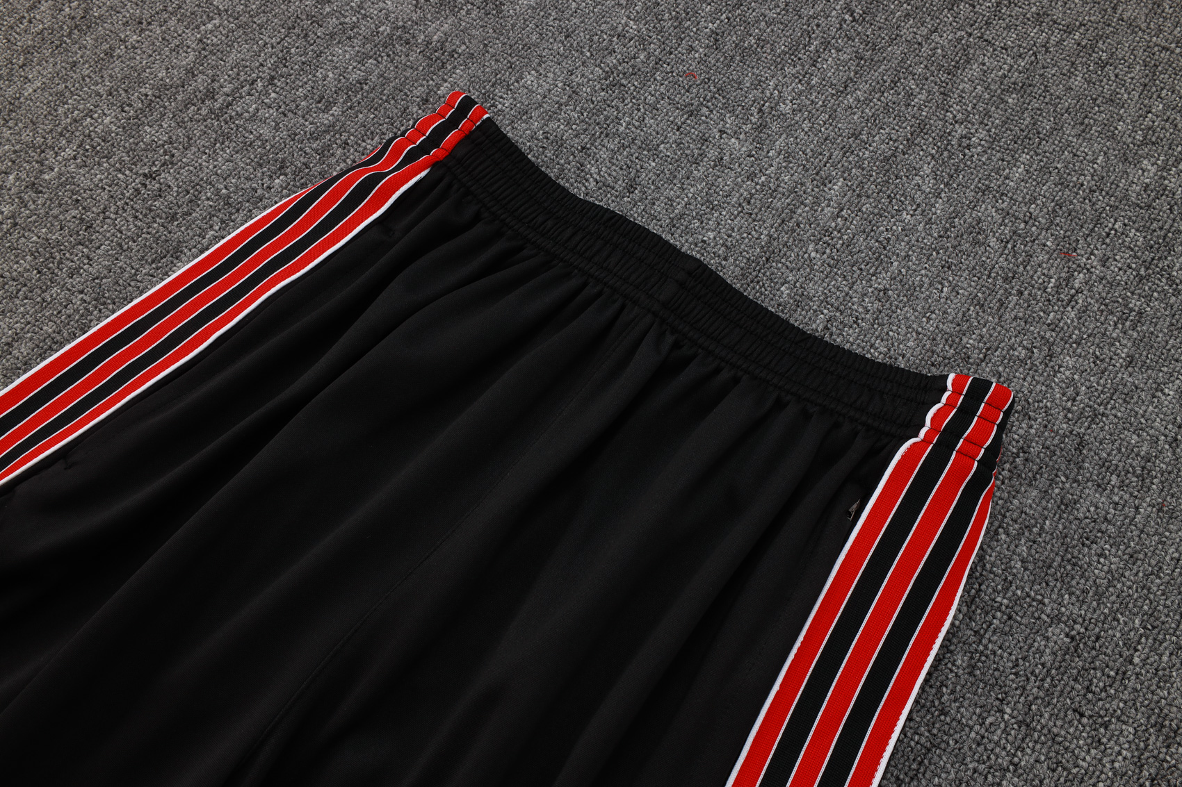 Liverpool Sleeveless Training Kit Red 2025/26