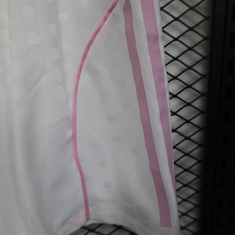 Juventus Authentic Soccer Jersey Pink & White Shorts 2025/26