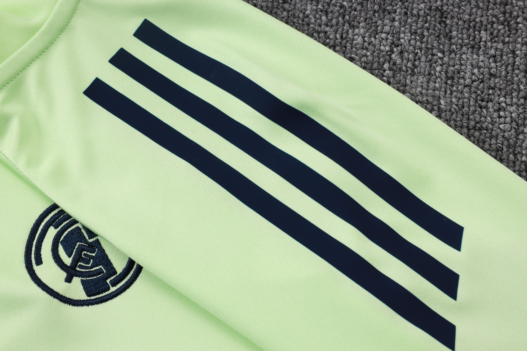 Real Madrid Training Kit (Sweatshirt+Pants) Light Green 2025/26