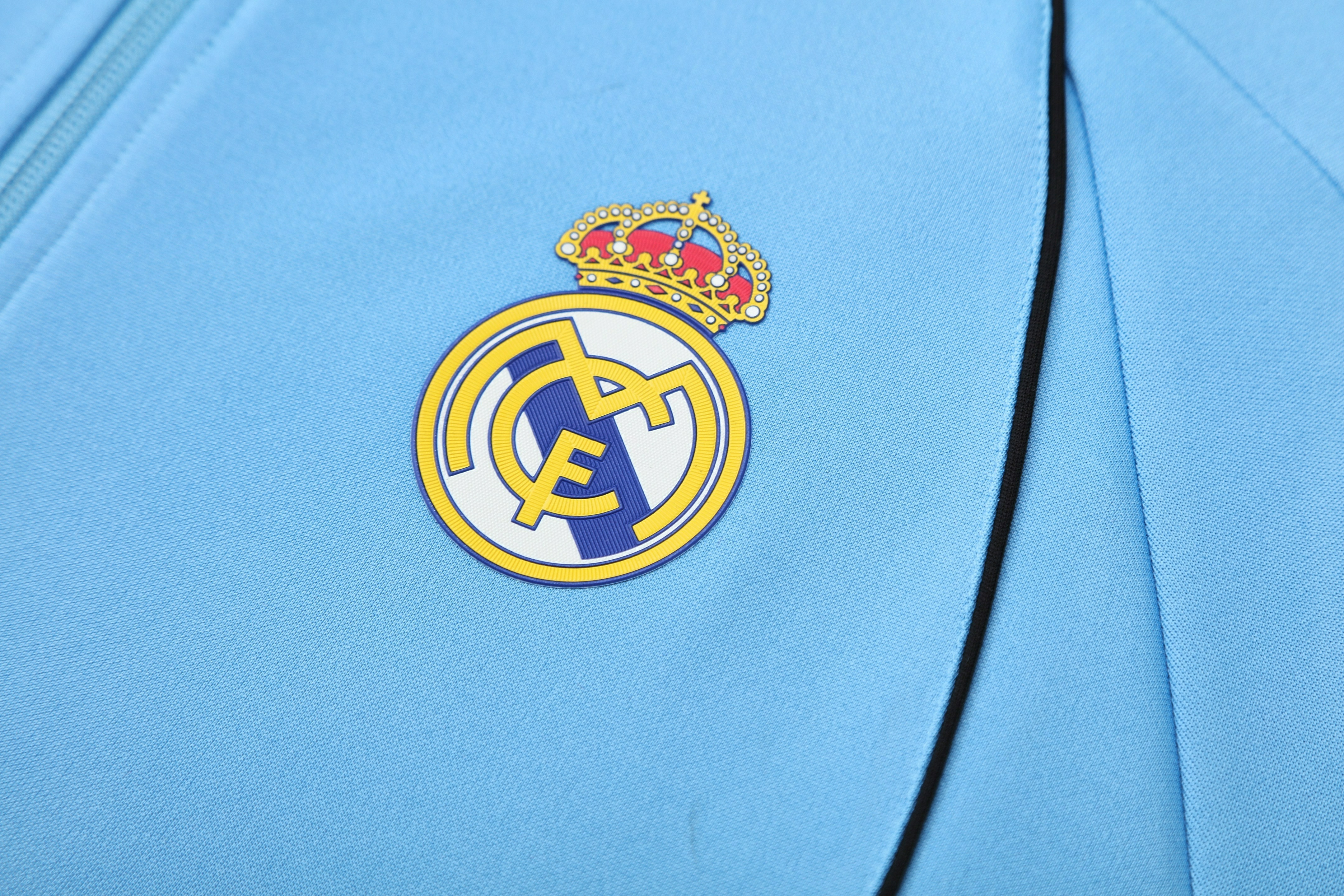 Real Madrid Retro Training Kit (Jacket+Pants) 2025/26