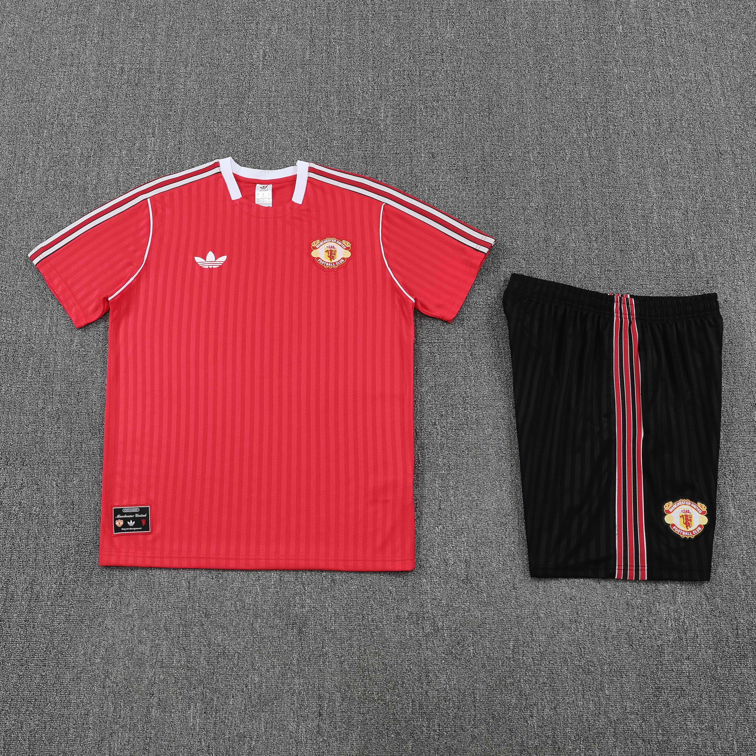 Manchester United Training Jersey Kit Red 2025/26