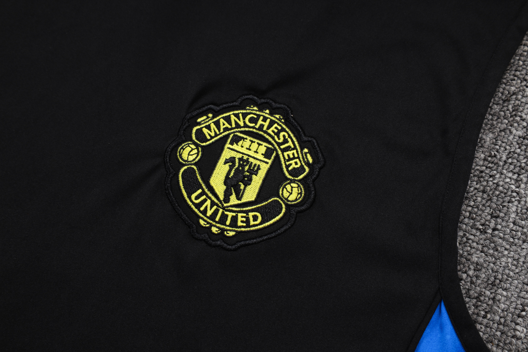 Manchester United Sleeveless Training Kit Black 2025/26