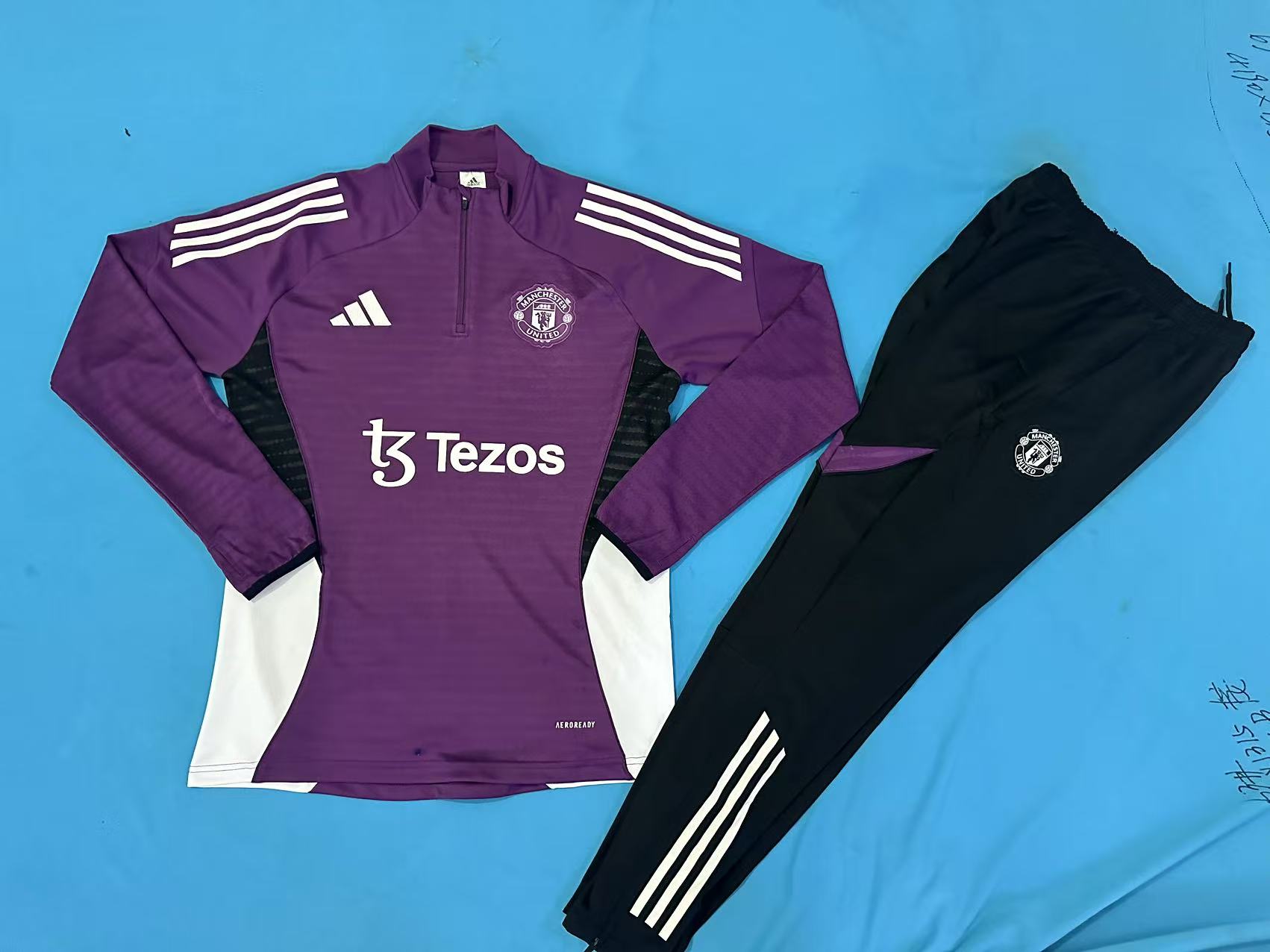 Manchester United Authentic Training Kit (Sweatshirt+Pants) 2025/26 - Player Version