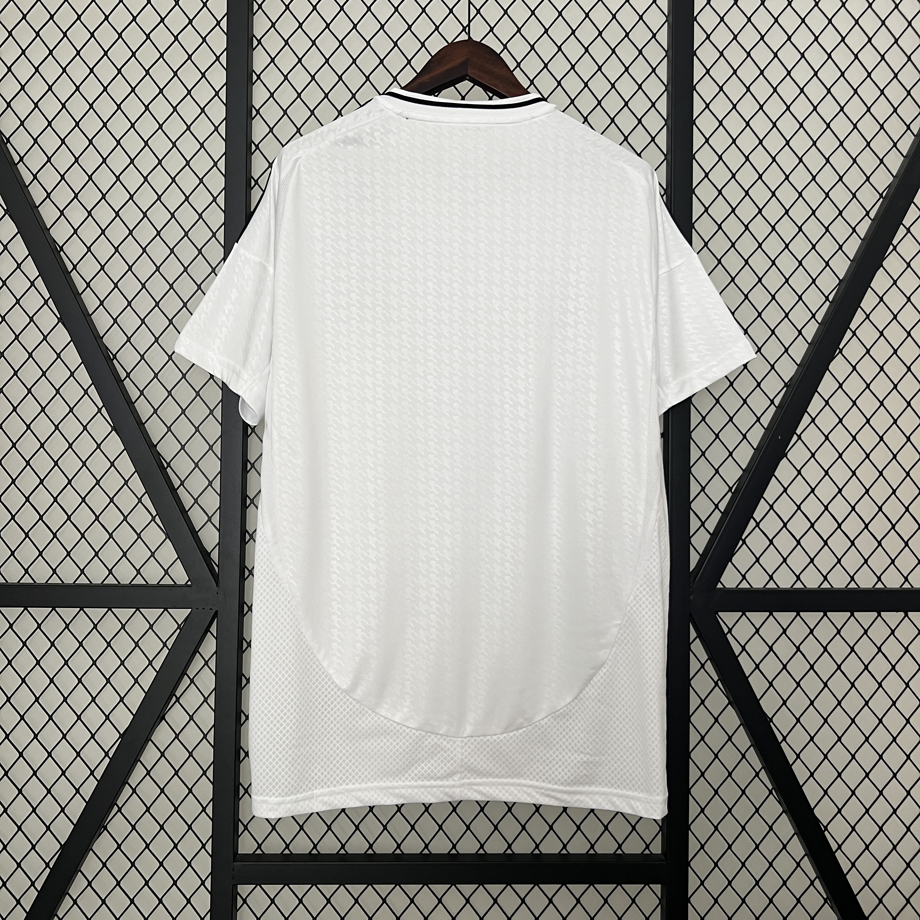 VALVERDE #8  Real Madrid Soccer Jersey Home Custom Shirt 2024/25